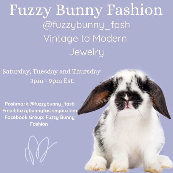 Jewelry - Like this listing to be alerted when I go live. 😊....